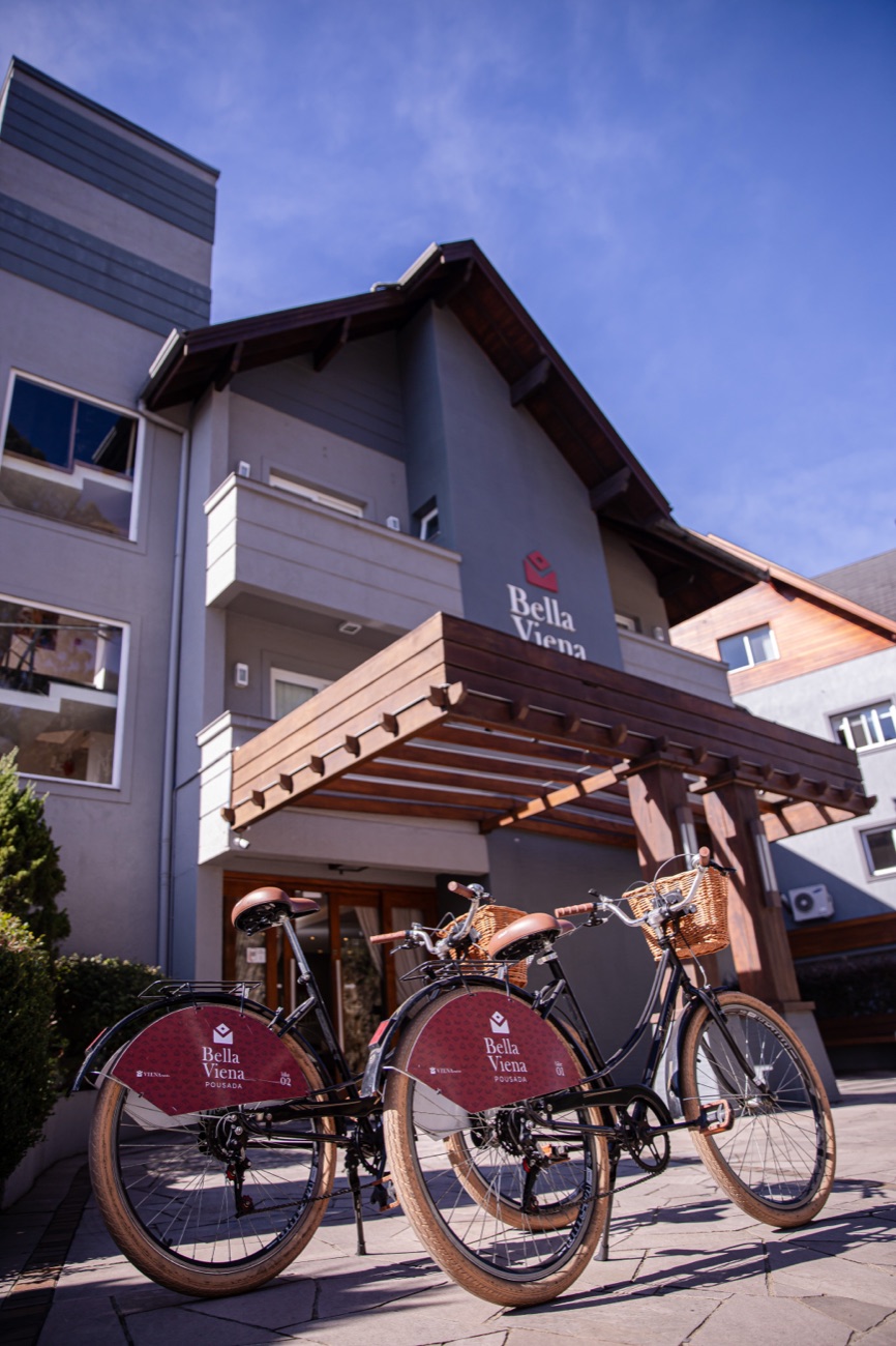Fachada da Bella Viena com bicicletas