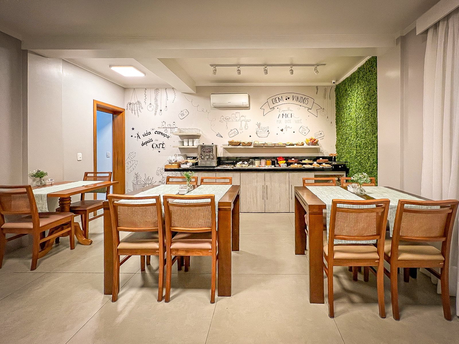 Café da manhã da Pousada Viena
